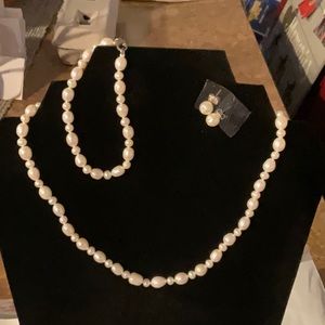 Imitation pearl necklaces and bracelet with earrings